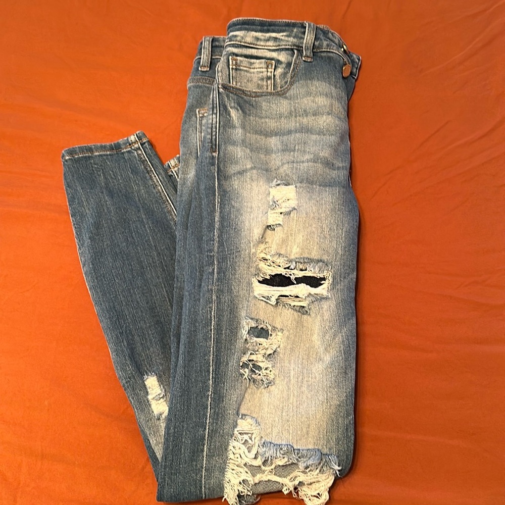 Women’s kancan skinny jeans. Destructed. Size 27, inseam 32